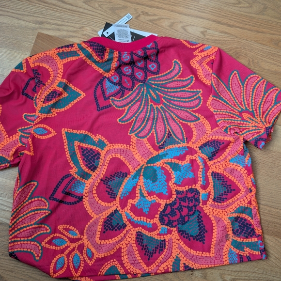 Adidas Farm Rio cropped floral shirt XS - Picture 2 of 4